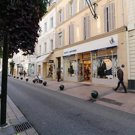 Apartment Luxury 3 Bedroom Rue D'antibes 410 By Interhome *